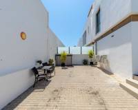 Resale - villa - Orihuela Costa - Villamartín