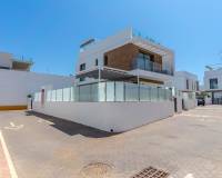Resale - villa - Orihuela Costa - Villamartín