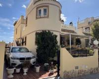 Resale - villa - Orihuela Costa