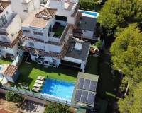 Resale - villa - Orihuela Costa