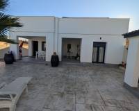Resale - villa - Orihuela Costa