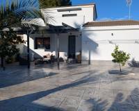 Resale - villa - Orihuela Costa