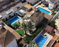 Resale - villa - Orihuela Costa