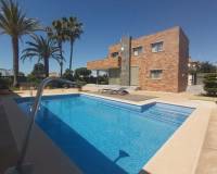Resale - villa - Orihuela Costa