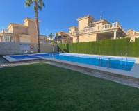 Resale - villa - Orihuela Costa