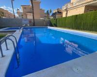 Resale - villa - Orihuela Costa