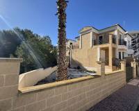 Resale - villa - Orihuela