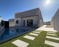 Resale - villa - Pinar de Campoverde