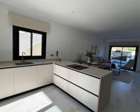 Resale - villa - Pinar de Campoverde