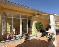 Resale - villa - Pinar de Campoverde