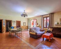 Resale - villa - San Isidro