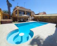 Resale - villa - Torrevieja - Aguas Nuevas