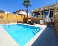Resale - villa - Torrevieja - Aguas Nuevas