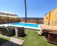 Resale - villa - Torrevieja - Aguas Nuevas