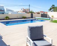 Resale - villa - Torrevieja - LA SIESTA