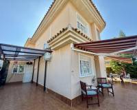 Resale - villa - Torrevieja - Los altos