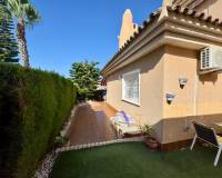 Resale - villa - Torrevieja - Los altos