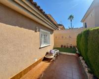 Resale - villa - Torrevieja - Los altos
