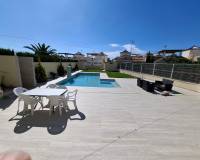 Resale - villa - Torrevieja - Los balcones