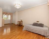 Resale - villa - Torrevieja - Torreta florida