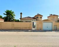 Resale - - VILLA - Torrevieja - Urbanización San Luis