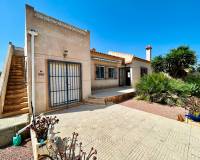 Resale - - VILLA - Torrevieja - Urbanización San Luis