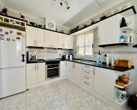 Resale - - VILLA - Torrevieja - Urbanización San Luis