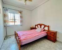 Resale - - VILLA - Torrevieja - Urbanización San Luis