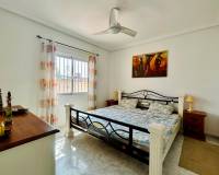 Resale - - VILLA - Torrevieja - Urbanización San Luis
