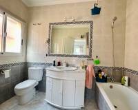 Resale - - VILLA - Torrevieja - Urbanización San Luis