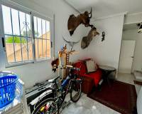 Resale - - VILLA - Torrevieja - Urbanización San Luis