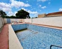 Resale - - VILLA - Torrevieja - Urbanización San Luis