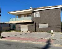 Resale - villa - Torrevieja