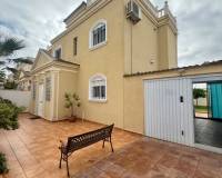 Resale - villa - Torrevieja