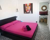 Resale - villa - Valencia