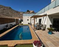 Resale - Wohnung - Cox