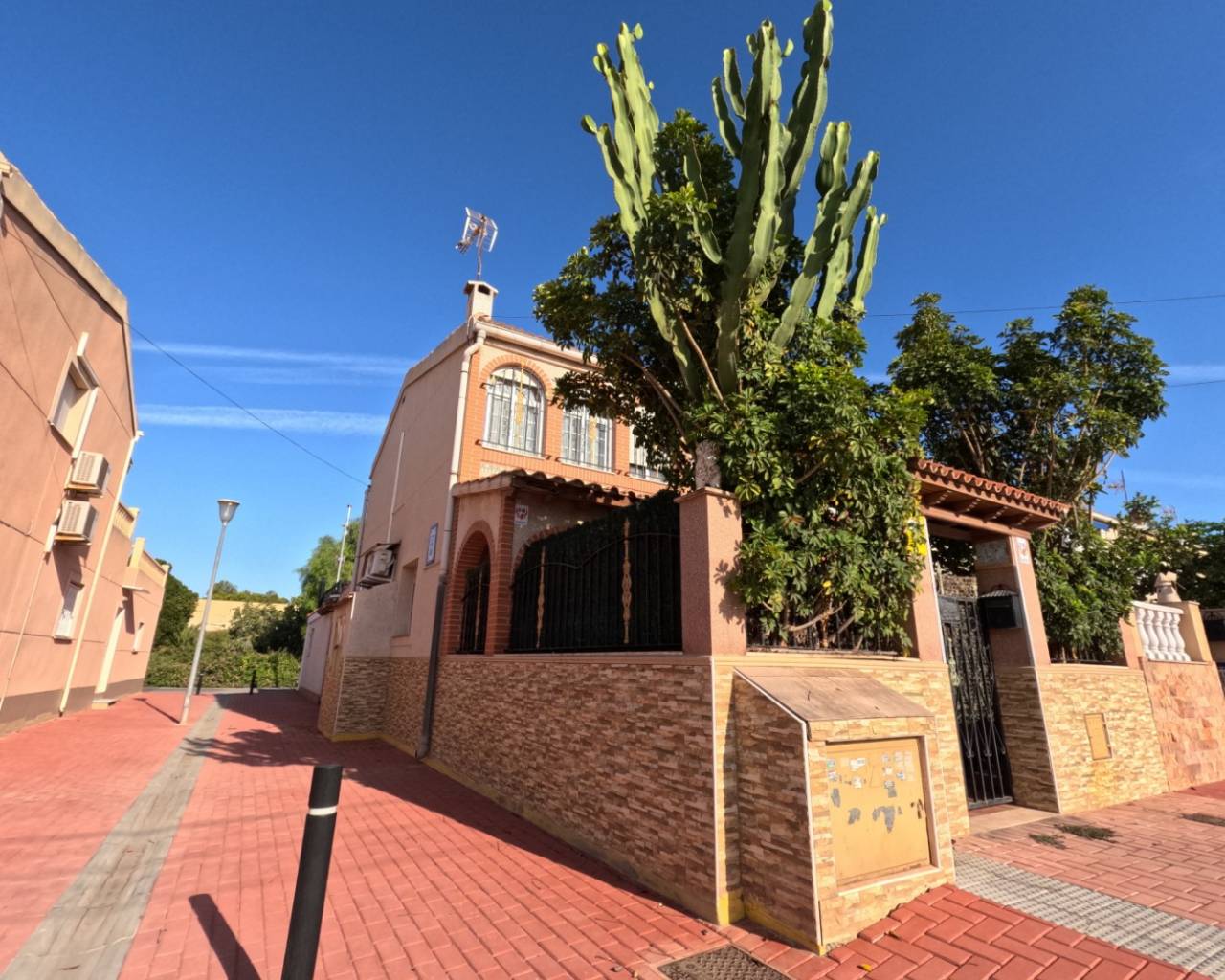 Terraced house / Townhouse - Resale - Torrevieja - El Acequión - Los Náufragos