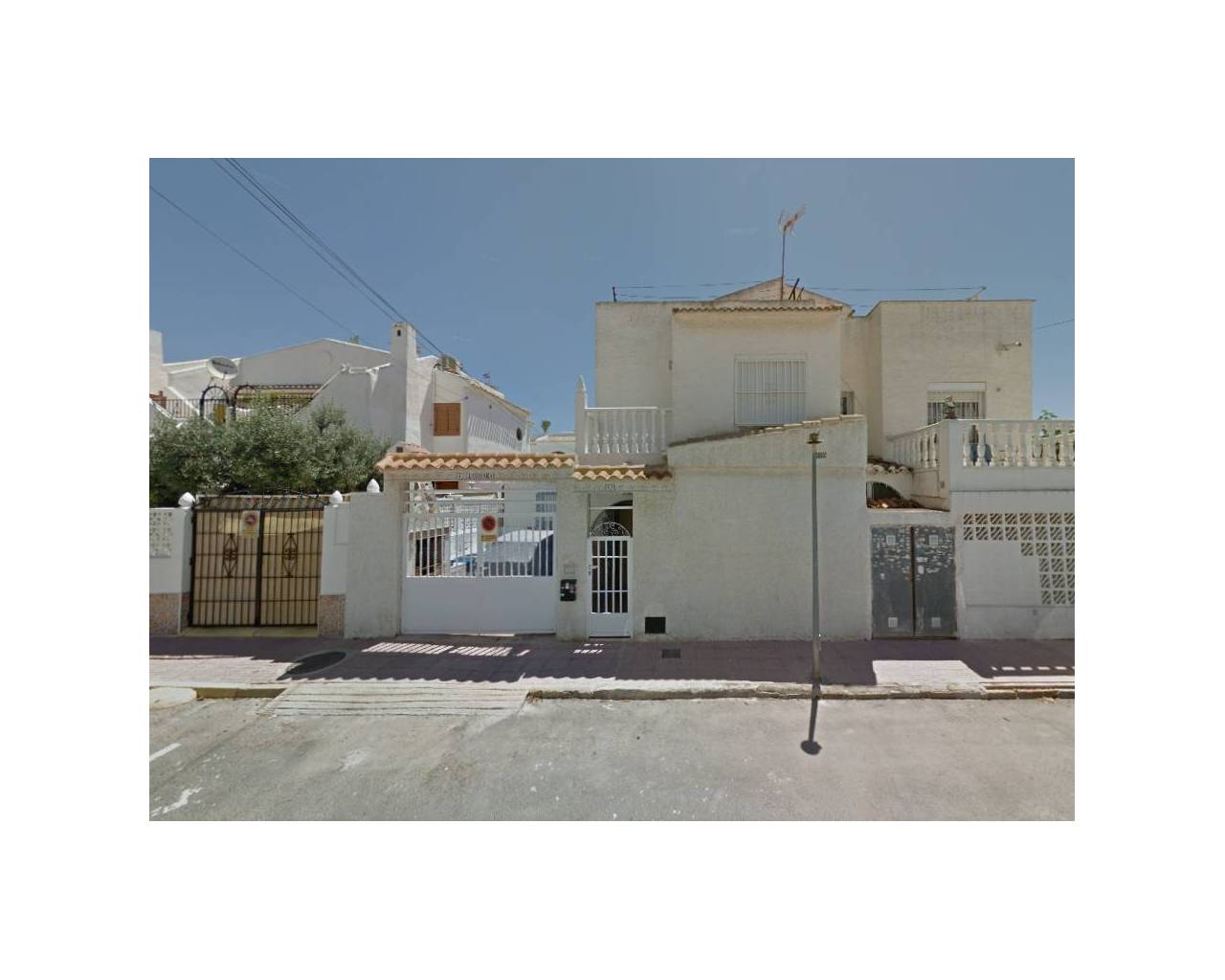 - TOWNHOUSE - Resale - Torrevieja - Torrevieja