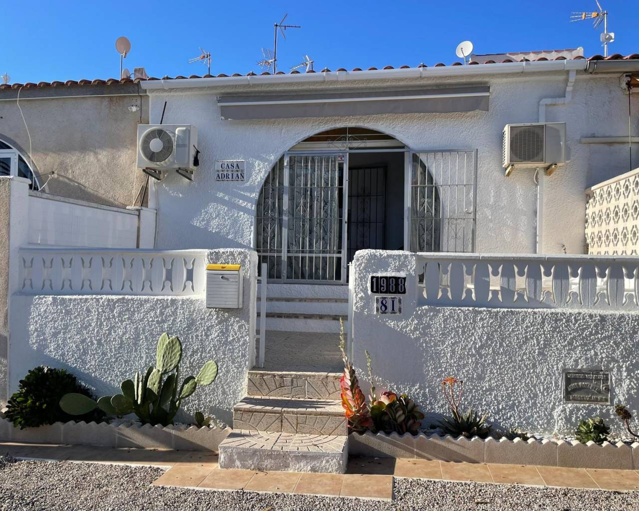 Townhouse - Resale - Torrevieja - Urbanización San Luis