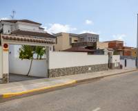 Venta - Villa independiente - Los Montesinos - La Herrada