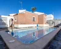 Venta - Villa independiente - Torrevieja - Urbanización San Luis