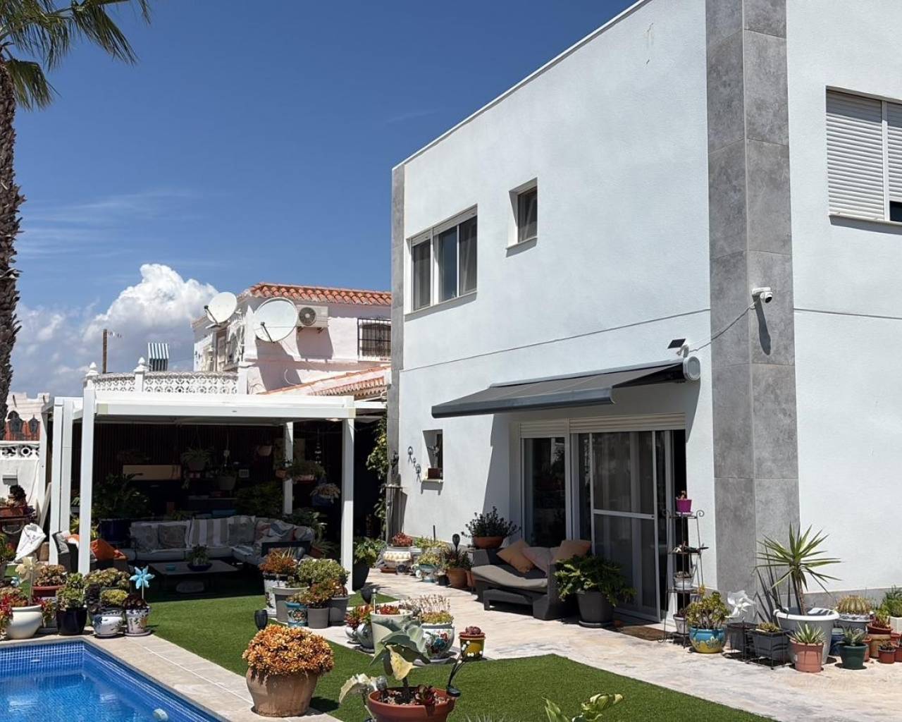 Villa / House - Venta - Torrevieja - La Siesta