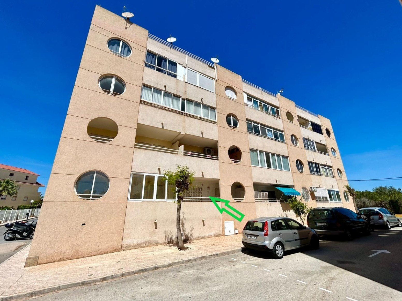 Apartment in El Chaparral - view 1
