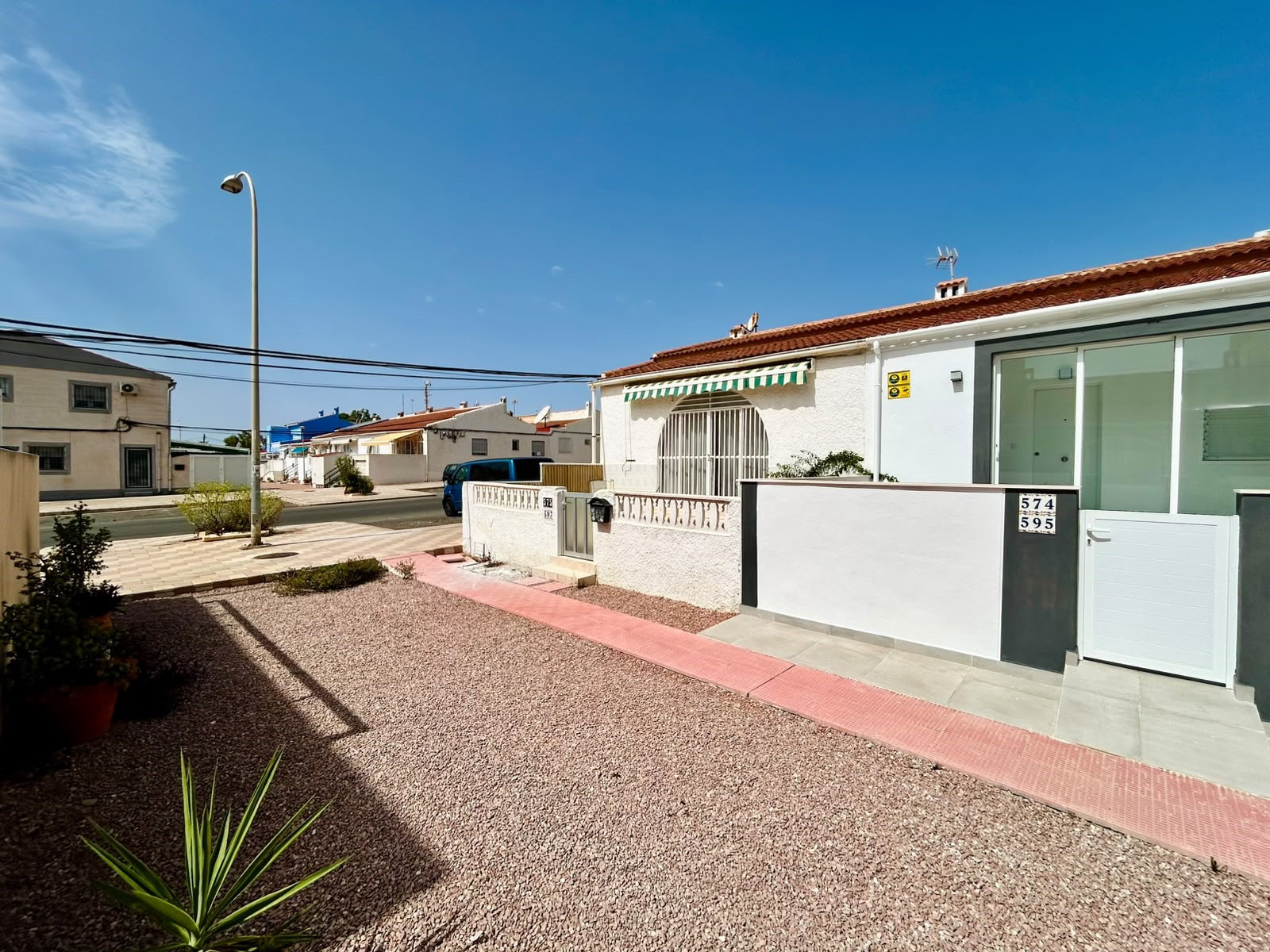 Bungalow te koop in La Siesta, Torrevieja