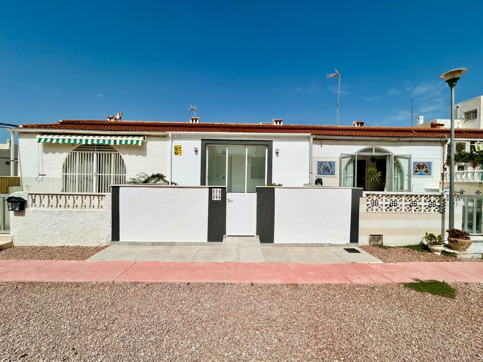 Bungalow te koop in La Siesta, Torrevieja